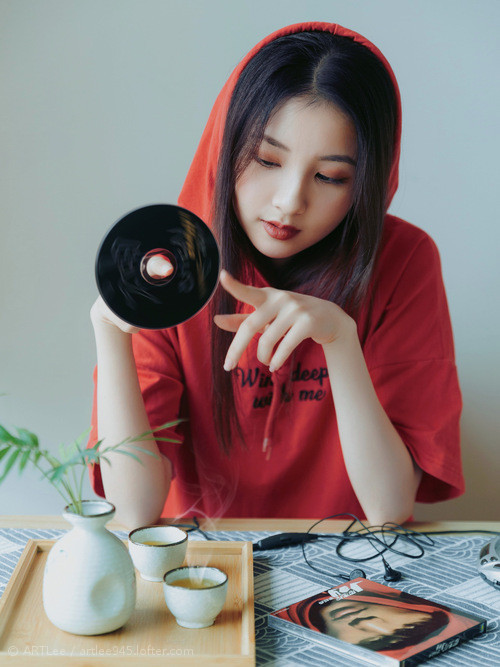 开云体育足球-德甲球员在高压攻防转换中情绪干扰水平与控球质量的关系